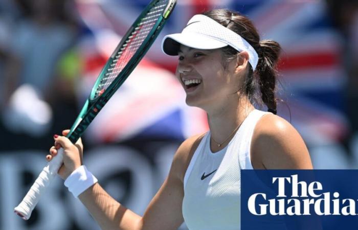 Emma Raducanu surmonte ses malheurs au service pour se battre à l’Open d’Australie