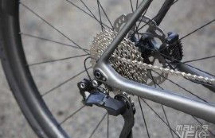 Test du groupe Shimano 105 Di2 12V R7150, ce mal-aimé à tort