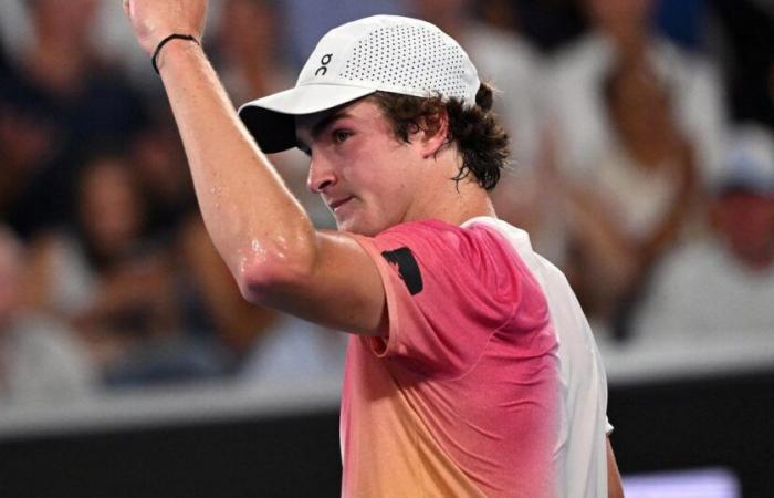 João Fonseca bat Andrey Rublev et se qualifie pour le deuxième tour de l’Open d’Australie