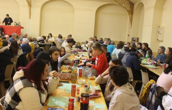 Mathéo Flandrin remporte le premier prix du loto des jeunes porte-drapeaux