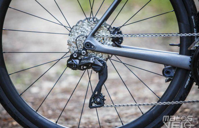 Test du groupe Shimano 105 Di2 12V R7150, ce mal-aimé à tort