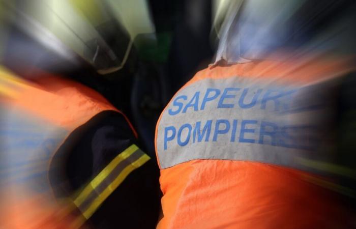 une voiture sur le toit de l’A85 à Langeais