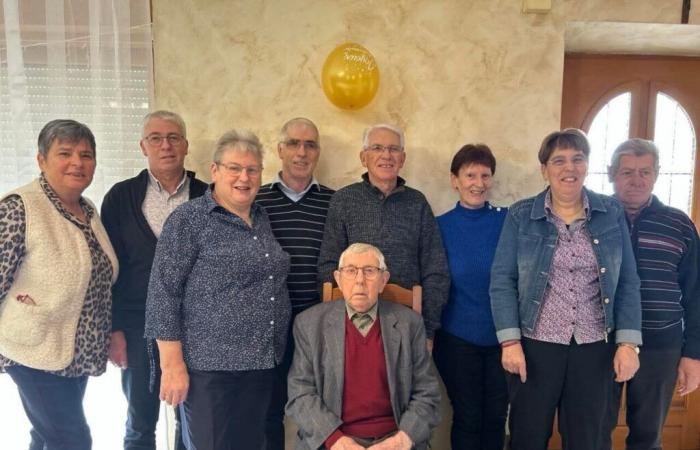 A 100 ans, Louis Chauvineau vit toujours chez lui, près de Fougères