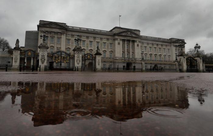 Elizabeth II informée tardivement de la présence d’un espion du KGB à Buckingham