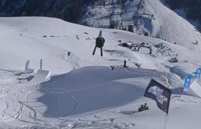 Freeride. Astrid Cheylus réussit le premier double backflip féminin de l’histoire, Mila De le Rue l’imite