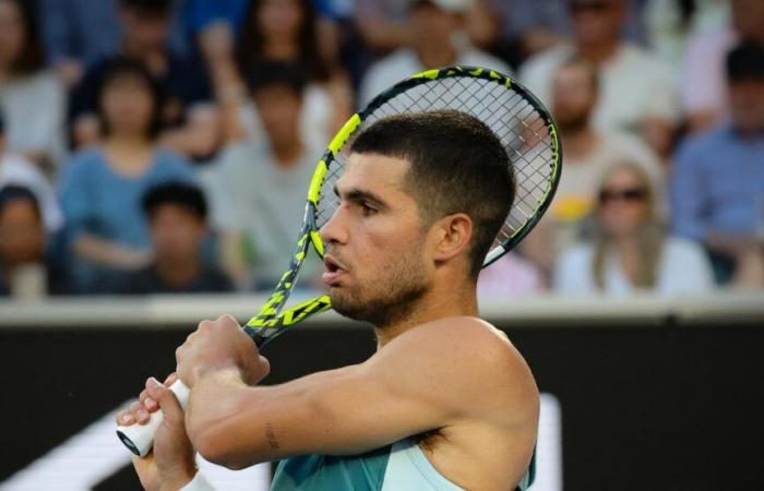 Insolite, Open d’Australie > Carlos Alcaraz lâche enfin le scoop concernant l’alignement des bouteilles à la Nadal !