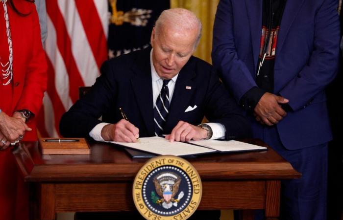 Biden prolonge un programme pour protéger les Hongkongais