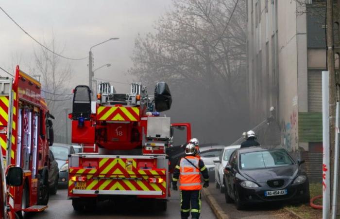 un incendie se déclare dans un appartement abandonné près de la gare