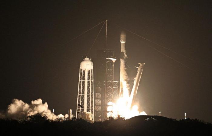 La fusée Falcon 9 décolle avec succès de Floride