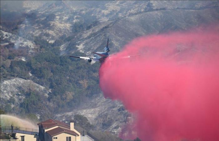 c’est quoi cette poudre rose larguée sur des quartiers entiers par avion ?