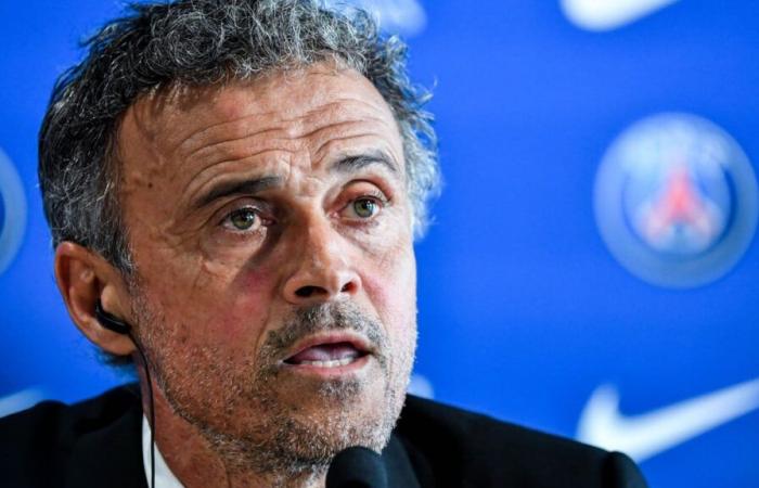 Luis Enrique tape du poing sur la table !