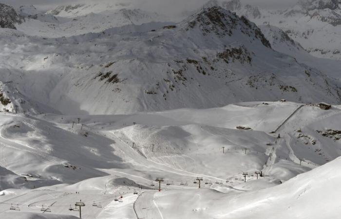 En Savoie, deux skieurs hors-piste passent la nuit bloqués à 2 300 m d’altitude près de Val d’Isère