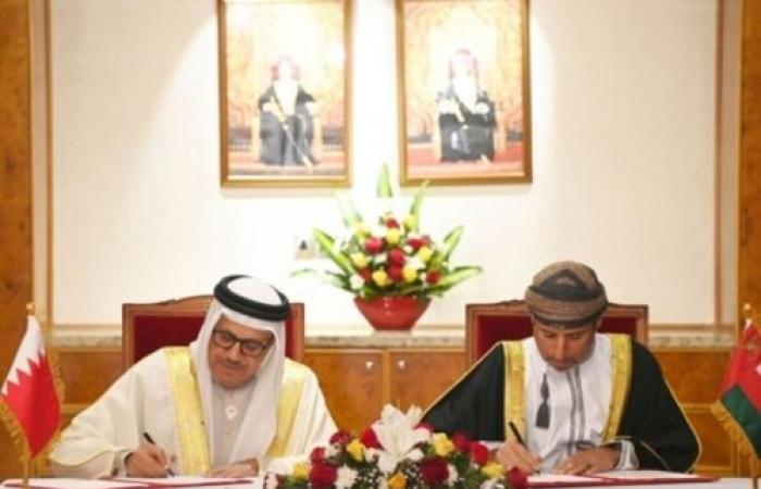 Sa Majesté le Roi Hamad signe 25 accords historiques lors d’une visite d’État à Oman