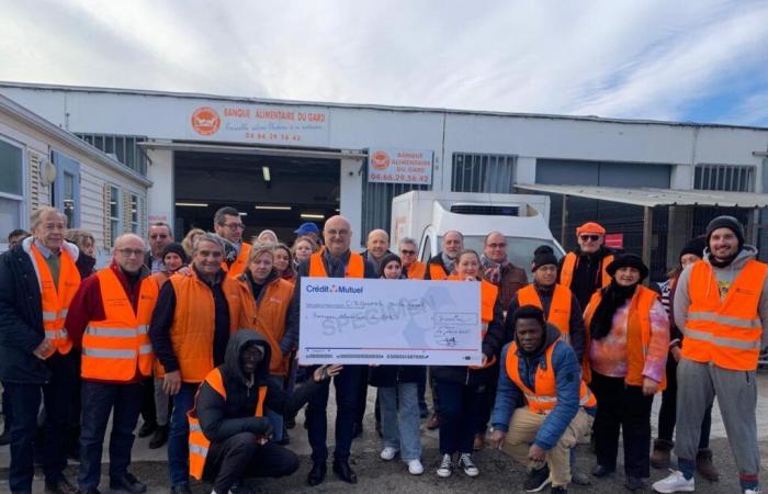 Presentation of a check for €50,000 to the Banque Alimentaire du Gard