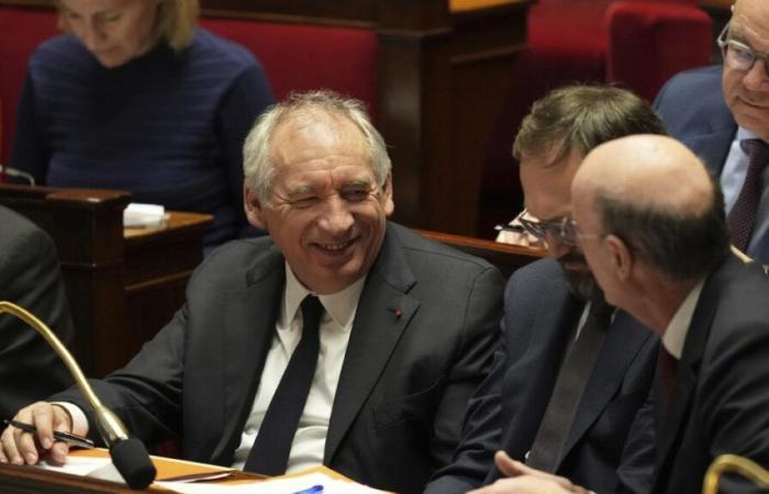 Les actions de François Bayrou pour convaincre les socialistes