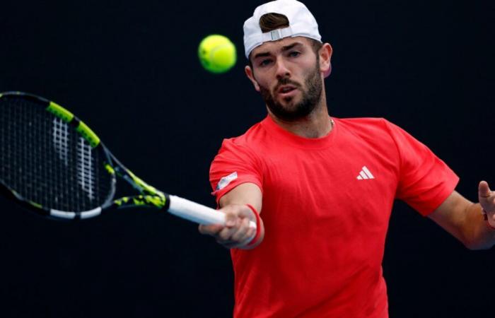 Le match de Jacob Fearnley à l’Open d’Australie SUSPENDU après seulement deux matchs alors que l’Ecossais tente de poursuivre son superbe parcours