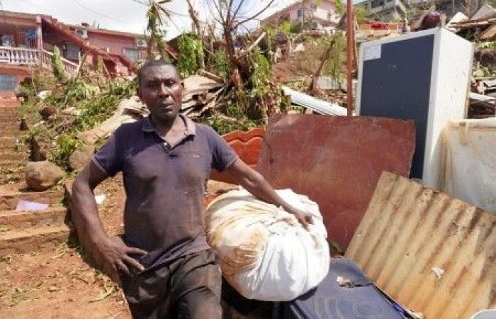 un mois après le cyclone, Mayotte résiste à la tempête