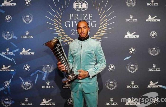 Le champion de F1 Lewis Hamilton s’apprête à changer de nom