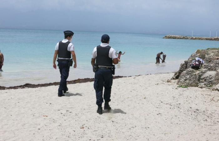 Un homme de 74 ans, poignardé, retrouvé mort sur une plage