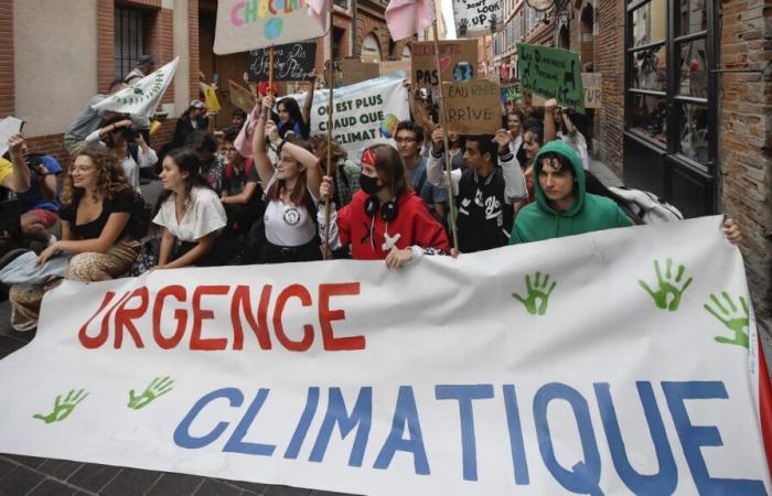 François Bayrou “coincé dans le vieux monde n’a pas du tout compris l’urgence climatique”, déplore l’ONG Réseau Action Climat