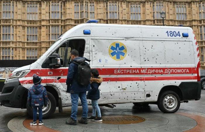 pourquoi une ambulance criblée de balles, revenant de Kharkiv, part-elle faire le tour de la France ?