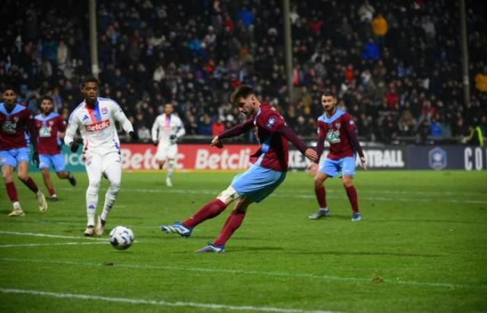 Bourgoin (N3) réussit l’exploit en battant l’OL aux tirs au but en Coupe de France