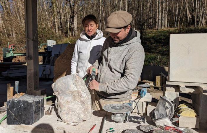 Pascal Nau, « un vilain petit canard » devenu grand tailleur de pierre au cœur de la forêt à Montfa