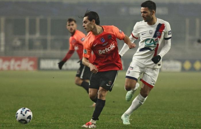 Barcola sort le PSG d’une très mauvaise passe, c’est cruel pour l’Espaly ! .. Suivez le match de Coupe de France