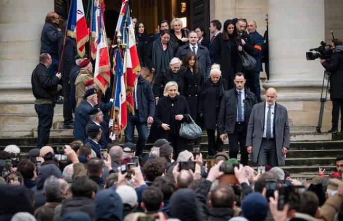 En hommage à Jean-Marie Le Pen, l’extrême droite se lève