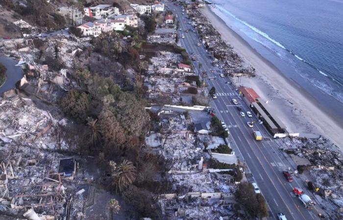 les pompiers tentent de contenir les incendies dans des conditions météorologiques plus favorables