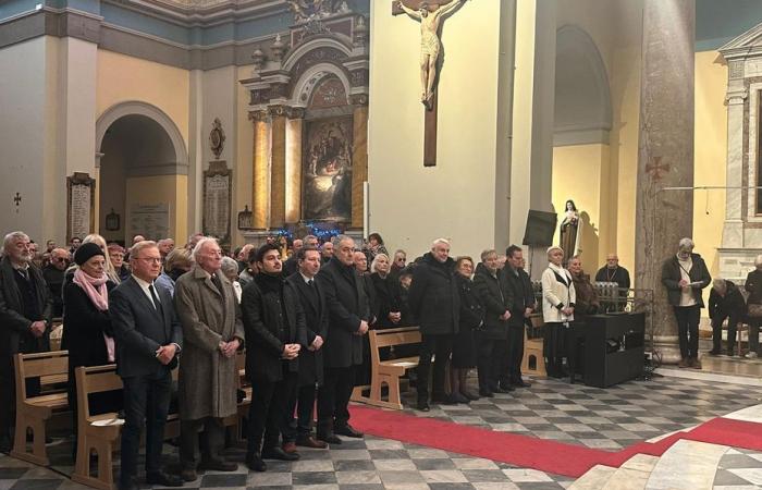 personnalités politiques à la messe d’hommage à Nice au fondateur du FN, Eric Ciotti était présent à Paris