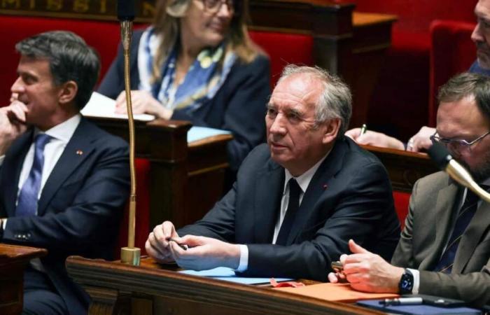 La gauche radicale ne parvient pas à faire adopter une motion de censure contre le gouvernement français