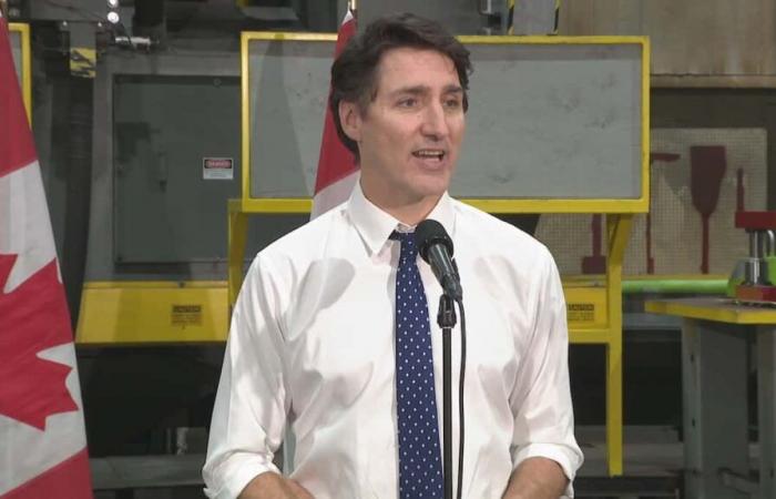 Justin Trudeau attaque Danielle Smith et l’accuse de se ranger du côté de Trump