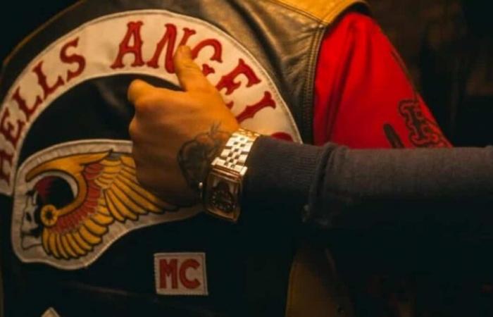 Le combattant d’arts martiaux Conor McGregor apparaît avec des membres en règle des Hells Angels, dont au moins un du chapitre québécois