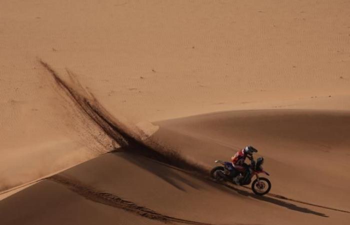 Tosha Schareina remporte la 11ème étape du Dakar et revient neuf minutes derrière Daniel Sanders