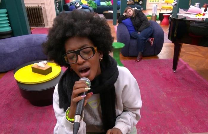 Star Academy 2024 – Ebony écoute en boucle « Ne me juge pas » de Camille Lellouche – Star Academy