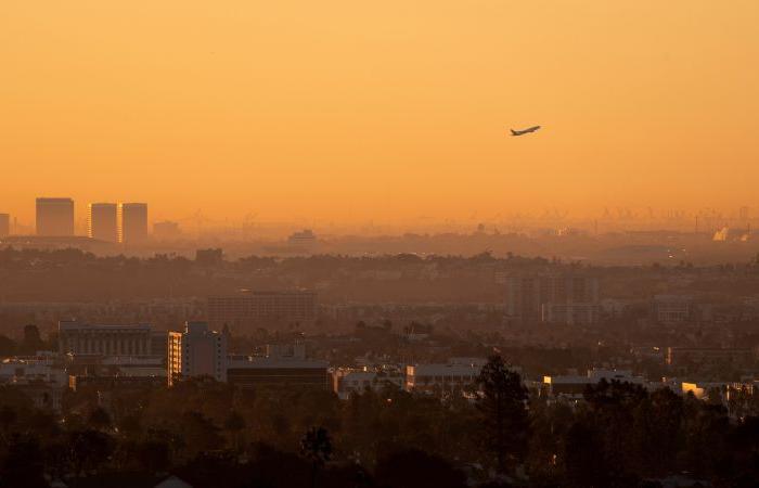 Incendies de forêt à Los Angeles, incendies à Palisades et Eaton, incendie de voiture à Ventura