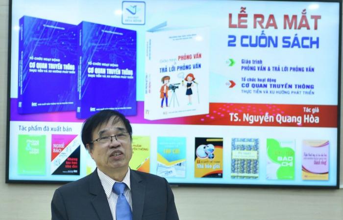 2 bons livres sur le journalisme par le Dr Nguyen Quang Hoa