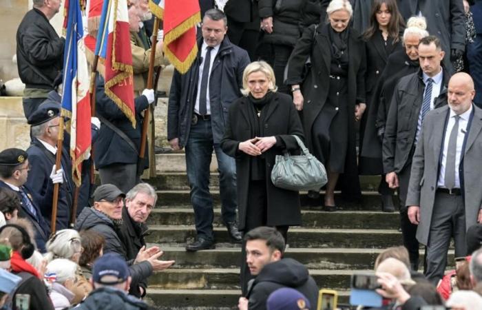 l’extrême droite rassemblée pour l’hommage public organisé à Paris