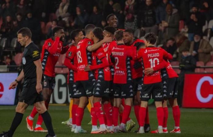 Guingamp se rapproche du podium de Ligue 2, Ajaccio renverse Caen dans un duel entre relégateurs