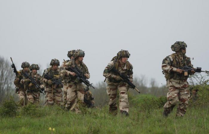 “Pour repousser une potentielle percée russe depuis la Biélorussie”, l’armée française se serait entraînée en secret pour préparer un éventuel déploiement en Ukraine.