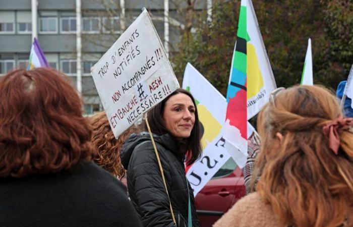 « Une petite victoire », pour les AESH, qui obtiennent la suspension de la révision de leurs contrats