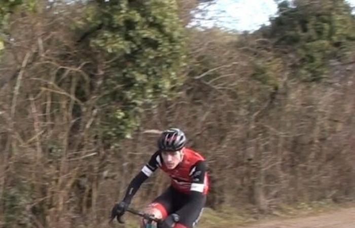 Hugo ANTUNES sur le podium du championnat régional de cross à Auxerre