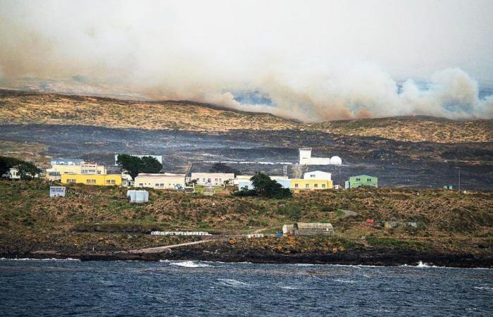 le feu a atteint la base scientifique