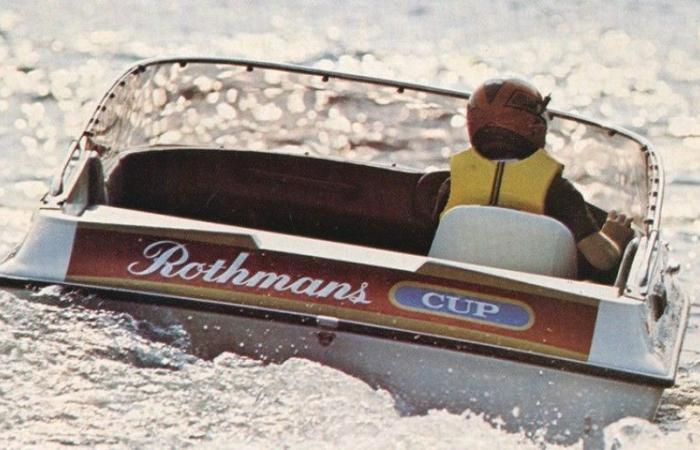 Gilles Villeneuve remporte la course de bateaux au large Abbate sur le lac de Côme en 1981