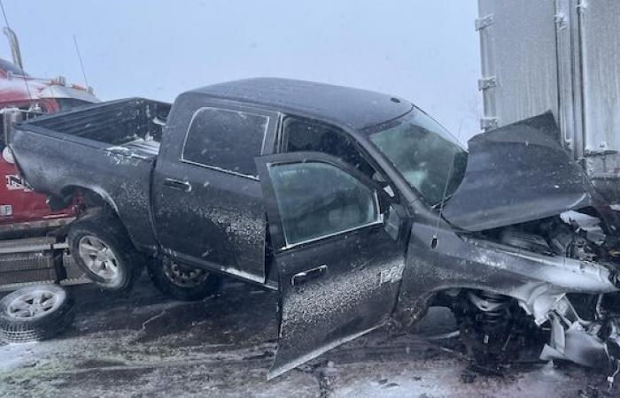 Une tempête de neige provoque des accidents de centaines de véhicules dans le sud du Manitoba