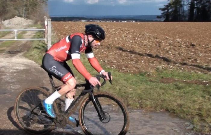 Hugo ANTUNES sur le podium du championnat régional de cross à Auxerre