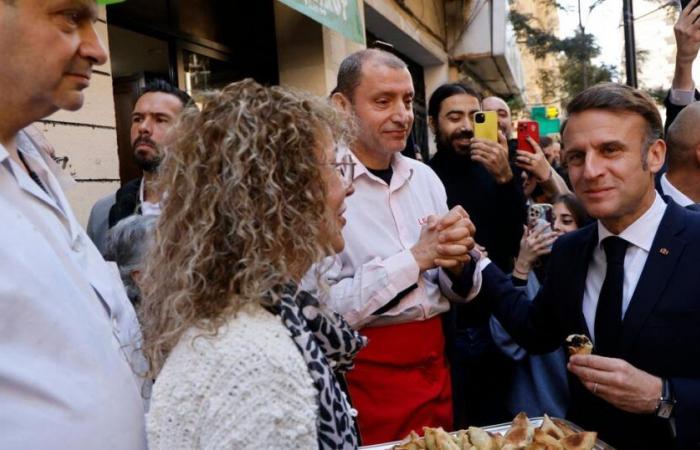 Macron revient dans un quartier dévasté par l’explosion de 2020 à Beyrouth