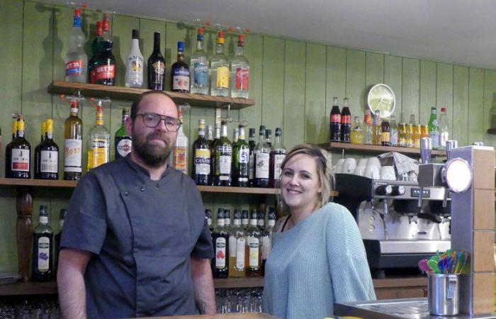 Le bar restaurant Daudet a ouvert ses portes