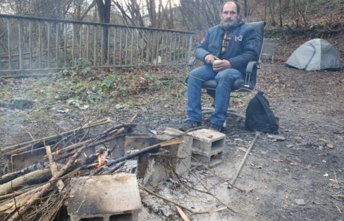 la vie l’a poussé à la rue il y a un an